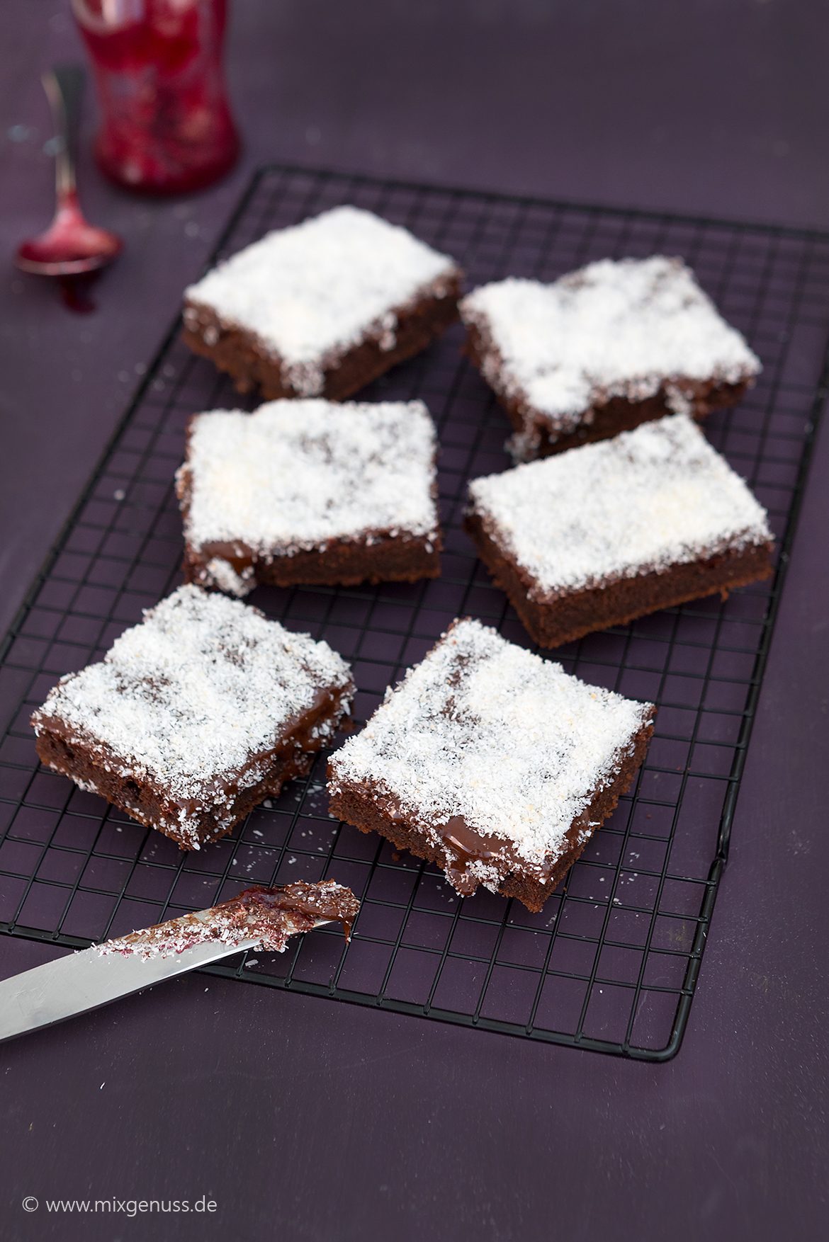 Kärleksmums - Schwedischer Schoko-Kokos-Kuchen - MixGenuss ...