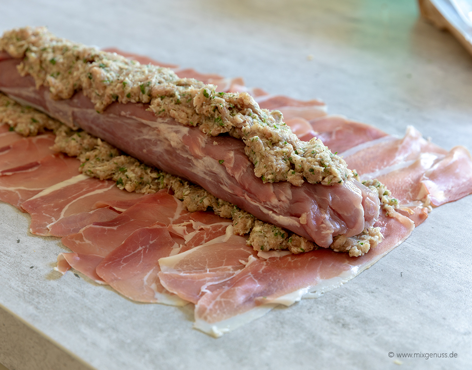 Festtagsbraten – Schweinefilet im Blätterteigmantel mit Weinbrandsoße ...