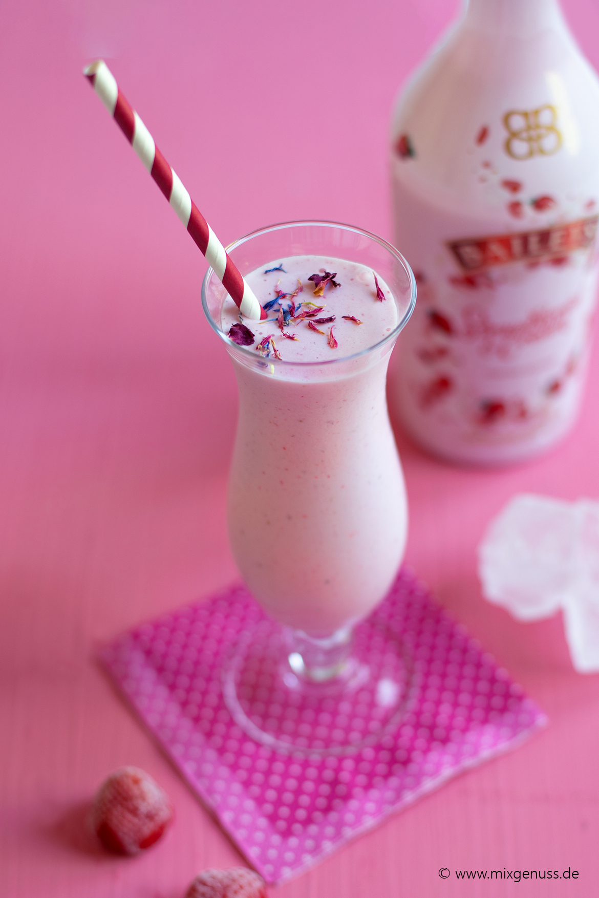 Iced Strawberry-Shake